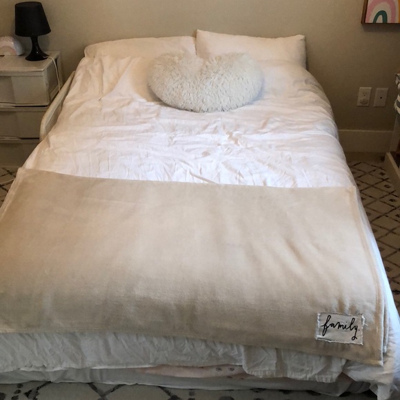 Rae Dunn “family” plush, decorative throw blanket. - Picture 2 of 4